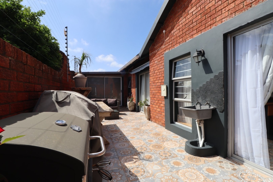 4 Bedroom Property for Sale in Sherwood Eastern Cape